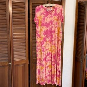 Pink tye dye midi dress